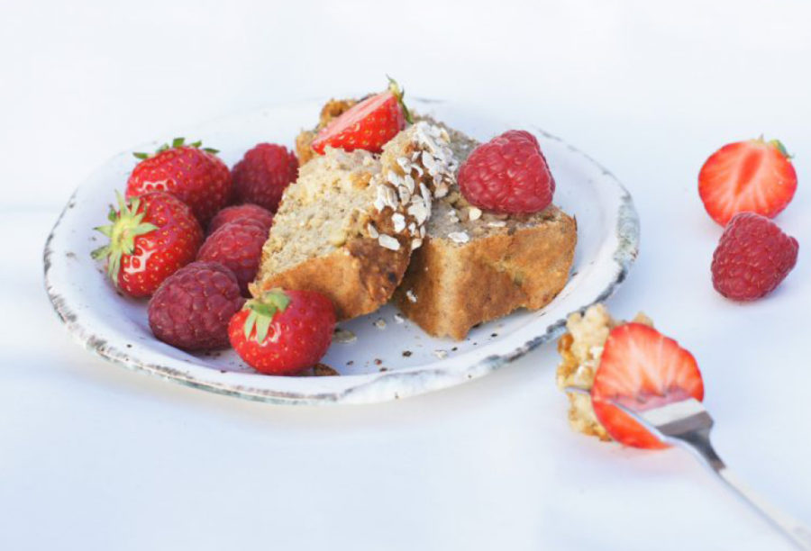 Bananenbrood recept met aardbeien/frambozen